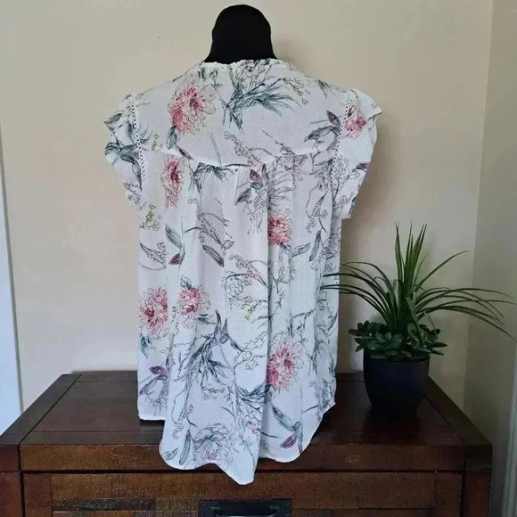 Buffalo David Bitton Floral Blouse Lightweight Flowy Top Medium White Pink Green - Picture 3 of 11